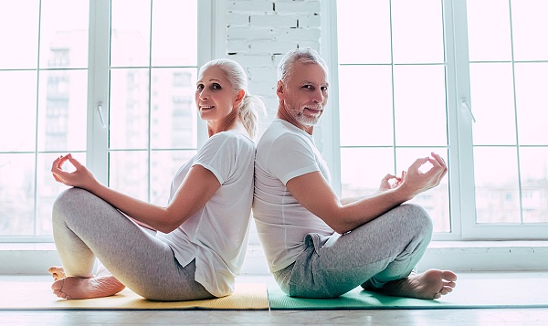 Йога: 5 важных асан для больных остеохондрозом